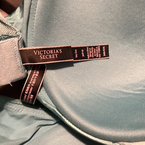 Victoria Secrets - Picture 3 of 4